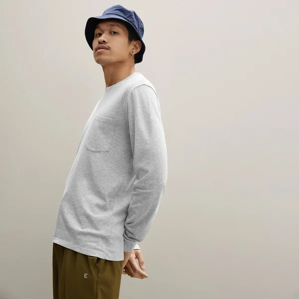 Men's Organic Cotton Long-Sleeve Pocket T-Shirt - Uniform by Everlane in Heather Grey, Size M